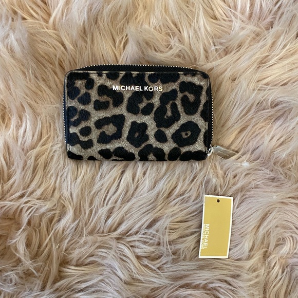 Michael Kors | Jet Set Small Zip-Around Leopard Card Case Wallet - Picture 2 of 10